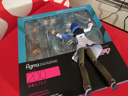 「Hurry & open it!!」